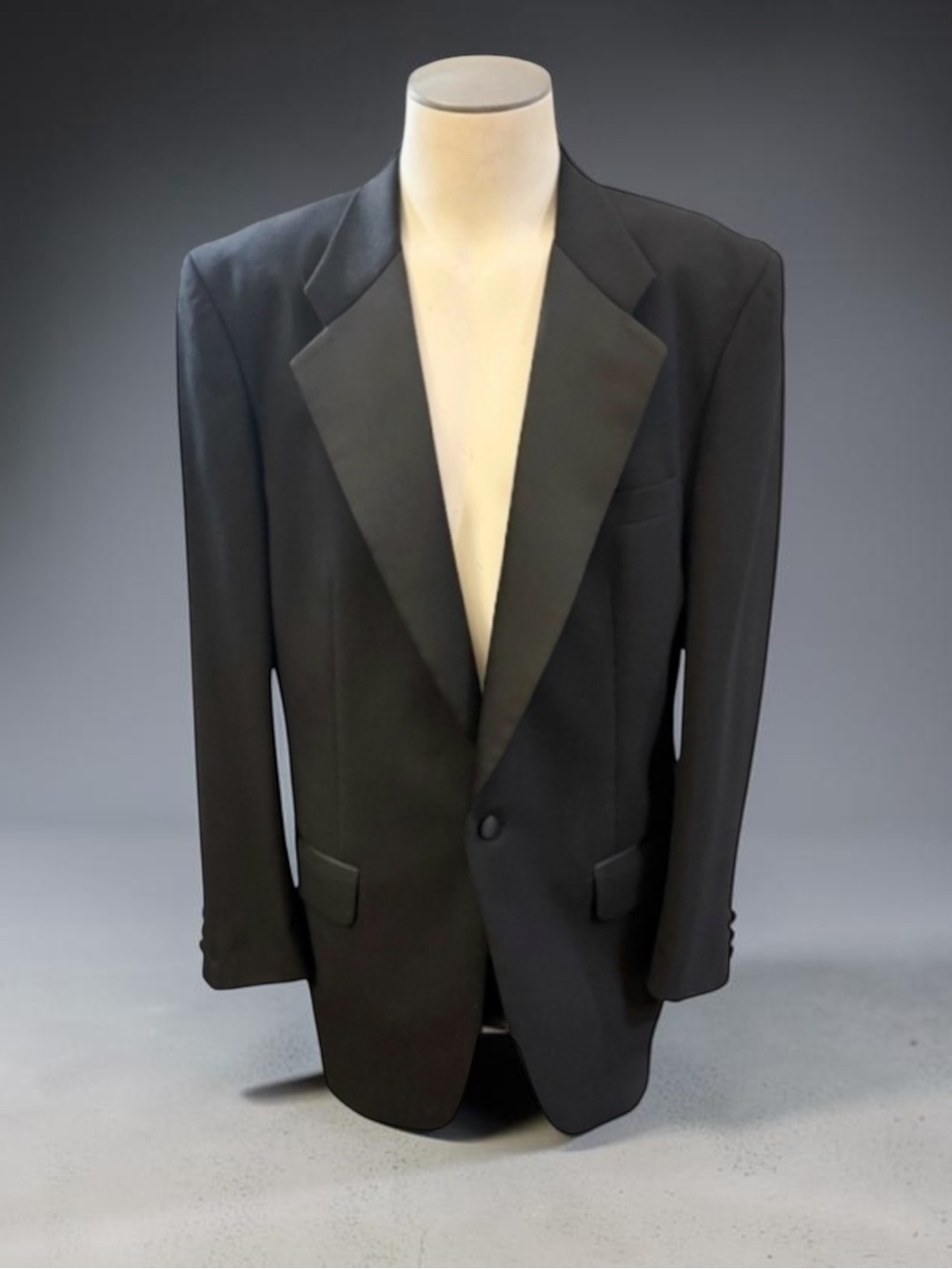 Burberrys Tuxedo Wool Jacket Bloomingdale’s Satin Lapel Black Tie Size 42